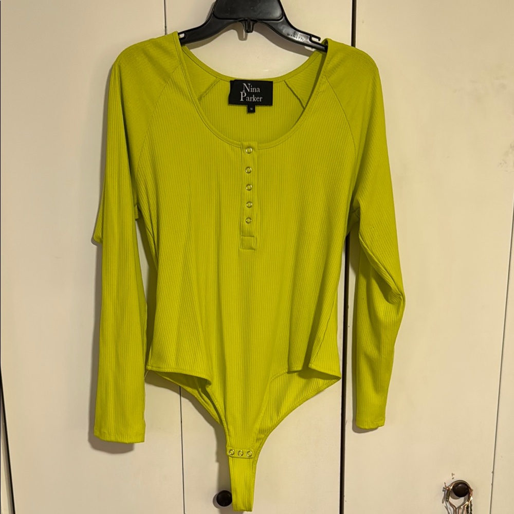 Green Fitted Buttoned Bodysuit Top